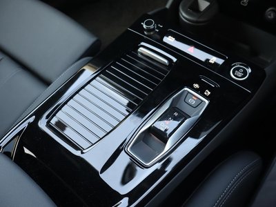 صورة مصغرة 30 لـ 2025 AUDI Q6 E-TRON