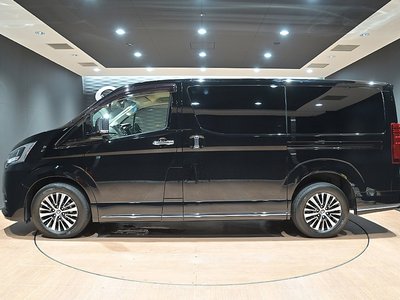 صورة 11 لـ 2020 Toyota GRAND ACE
