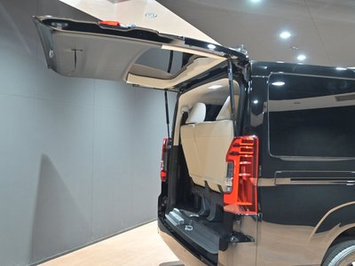 صورة 30 لـ 2020 Toyota GRAND ACE