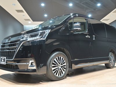 صورة 64 لـ 2020 Toyota GRAND ACE