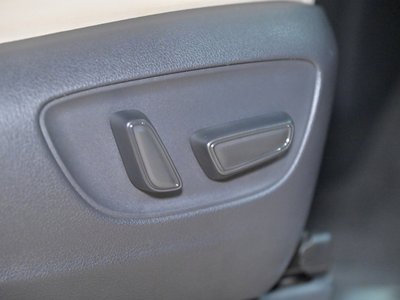 صورة 55 لـ 2020 Toyota GRAND ACE