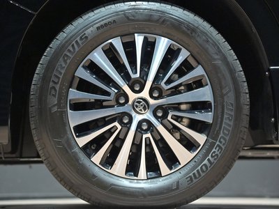 صورة 34 لـ 2020 Toyota GRAND ACE