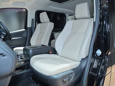 صورة 18 لـ 2020 Toyota GRAND ACE