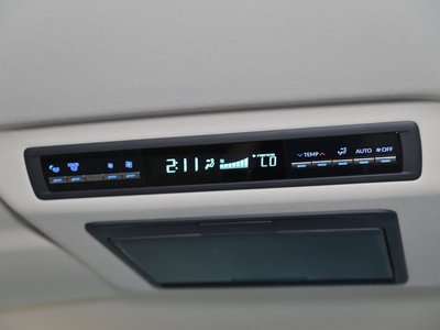 صورة 54 لـ 2020 Toyota GRAND ACE