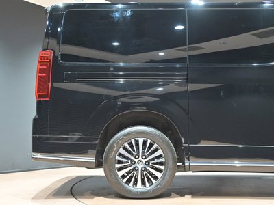 صورة 28 لـ 2020 Toyota GRAND ACE