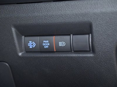 صورة 47 لـ 2020 Toyota GRAND ACE