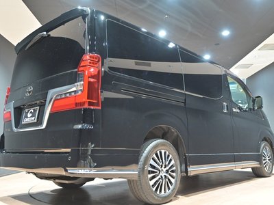 صورة 63 لـ 2020 Toyota GRAND ACE