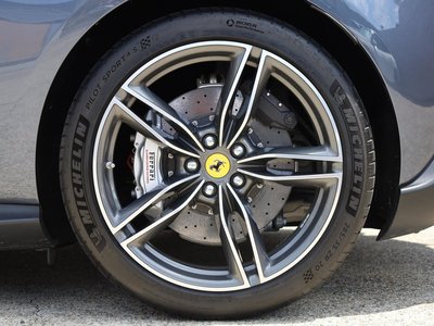 2021 Ferrari ROMA — фото 18