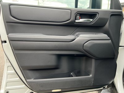 صورة 43 لـ 2025 Toyota LAND CRUISER 250