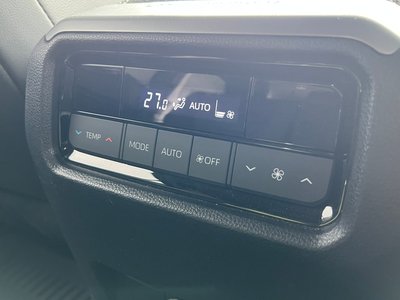 صورة 68 لـ 2025 Toyota LAND CRUISER 250