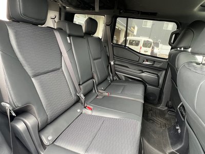 صورة 61 لـ 2025 Toyota LAND CRUISER 250