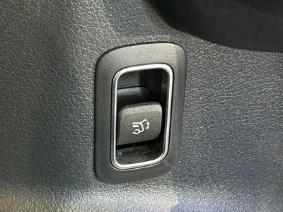 2023 Mercedes-BENZ GLB thumbnail 34