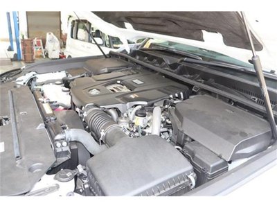 صورة 36 لـ 2022 Toyota LAND CRUISER 300