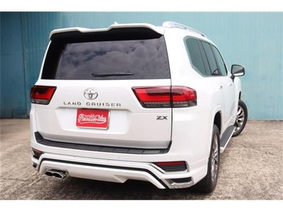 صورة 4 لـ 2022 Toyota LAND CRUISER 300