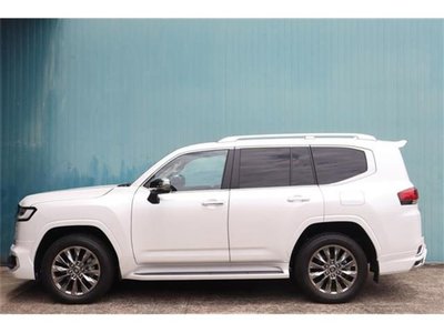 صورة 5 لـ 2022 Toyota LAND CRUISER 300