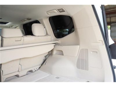 صورة 21 لـ 2022 Toyota LAND CRUISER 300