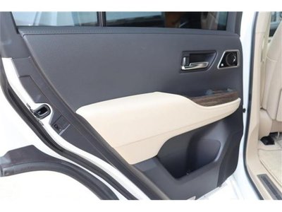 صورة 29 لـ 2022 Toyota LAND CRUISER 300