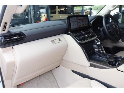 صورة 8 لـ 2022 Toyota LAND CRUISER 300
