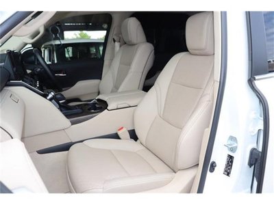 صورة 7 لـ 2022 Toyota LAND CRUISER 300