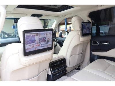صورة 15 لـ 2022 Toyota LAND CRUISER 300