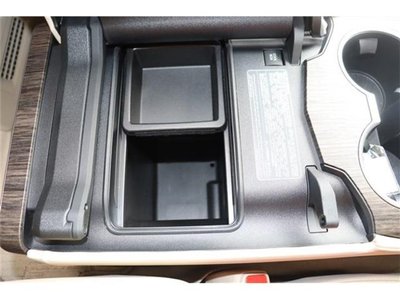 صورة 18 لـ 2022 Toyota LAND CRUISER 300