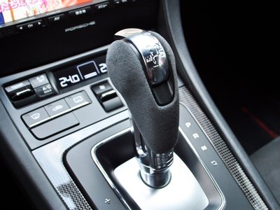 صورة مصغرة 32 لـ 2015 Porsche CAYMAN