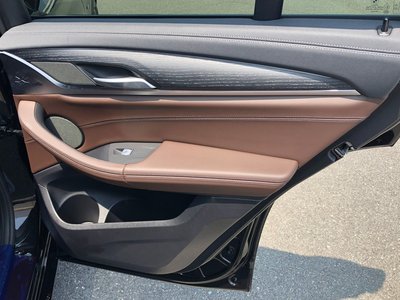 2023 BMW X4 thumbnail 24