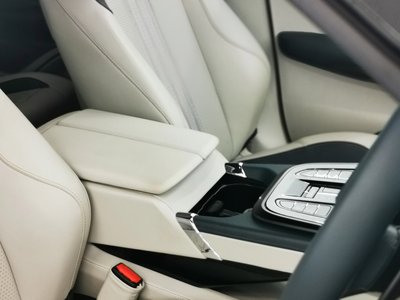 صورة مصغرة 17 لـ 2024 Aston Martin DBX