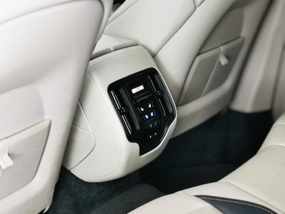 صورة مصغرة 24 لـ 2024 Aston Martin DBX