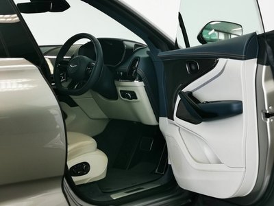 صورة مصغرة 7 لـ 2024 Aston Martin DBX