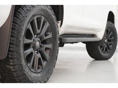 صورة مصغرة 36 لـ 2023 Toyota LAND CRUISER PRADO