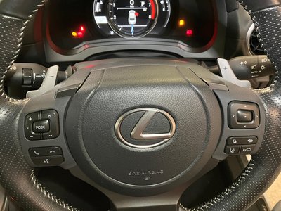 صورة مصغرة 16 لـ 2022 Lexus IS