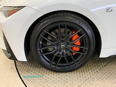 صورة مصغرة 29 لـ 2022 Lexus IS
