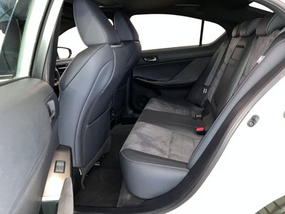 صورة مصغرة 13 لـ 2022 Lexus IS