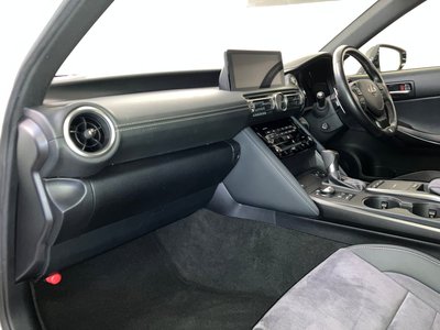 صورة مصغرة 3 لـ 2022 Lexus IS