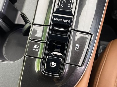 2025 Toyota CROWN ESTATE thumbnail 65