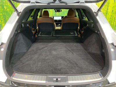 2025 Toyota CROWN ESTATE photo 10