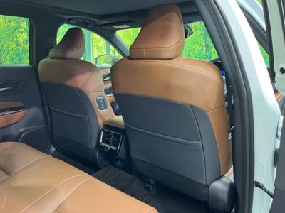 2025 Toyota CROWN ESTATE thumbnail 42