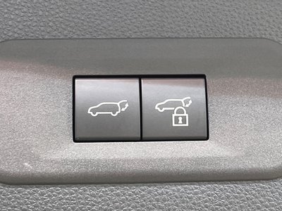 2025 Toyota CROWN ESTATE thumbnail 29