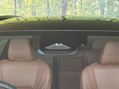 2025 Toyota CROWN ESTATE photo 3
