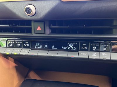 2025 Toyota CROWN ESTATE thumbnail 57