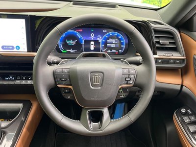 2025 Toyota CROWN ESTATE photo 11