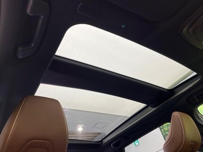 2025 Toyota CROWN ESTATE photo 4