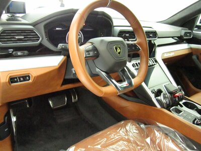 2019 Lamborghini URUS — фото 44