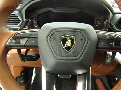 2019 Lamborghini URUS — фото 47