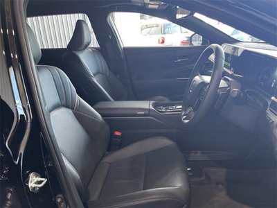 صورة 40 لـ 2025 Toyota CROWN ESTATE