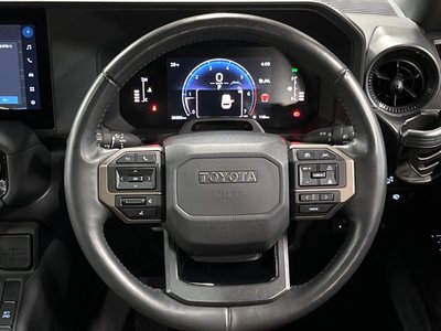 صورة 15 لـ 2024 Toyota LAND CRUISER 250
