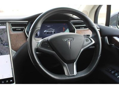 2017 Tesla MODEL X 照片 25