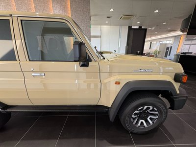 2025 Toyota LAND CRUISER 70 thumbnail 21