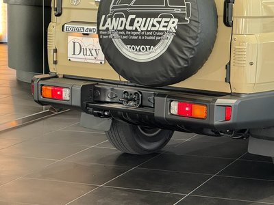 2025 Toyota LAND CRUISER 70 thumbnail 34